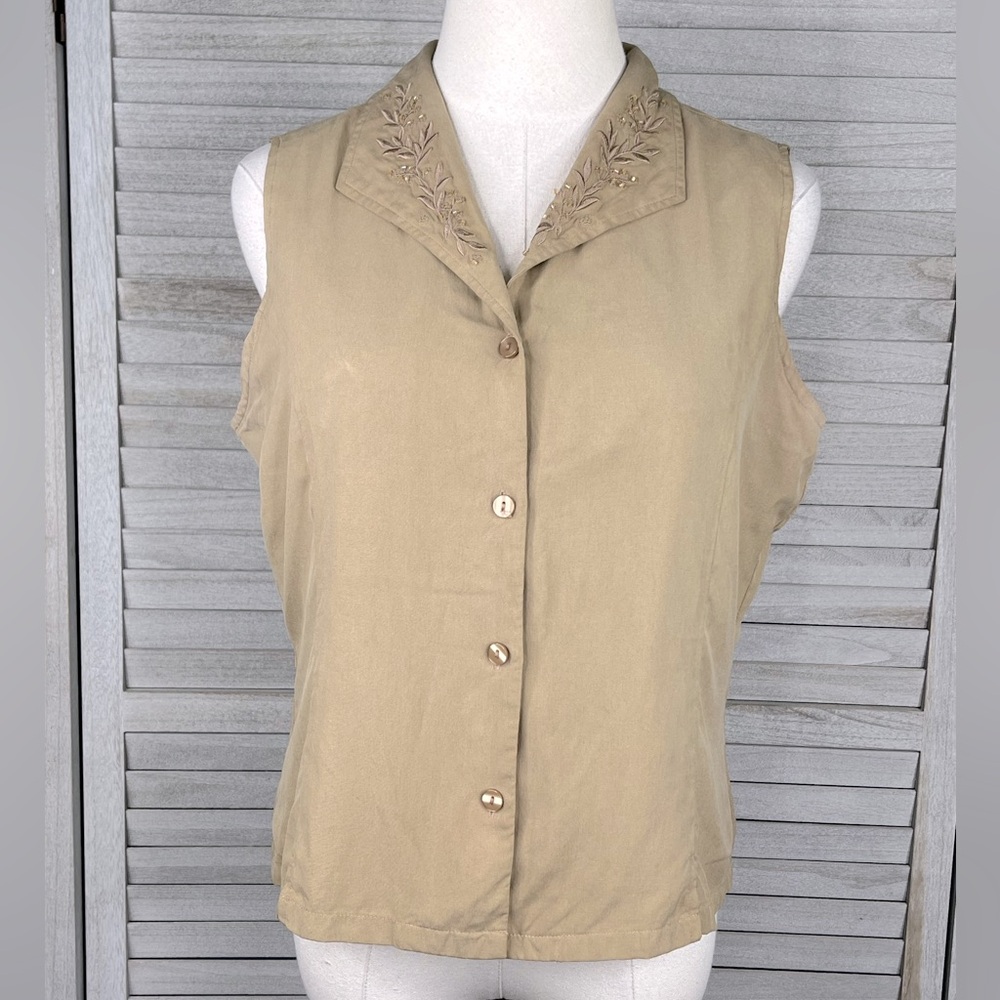ANNE CARSON 100% Silk Embroidered Sleeveless Button Down Top Tan-Large